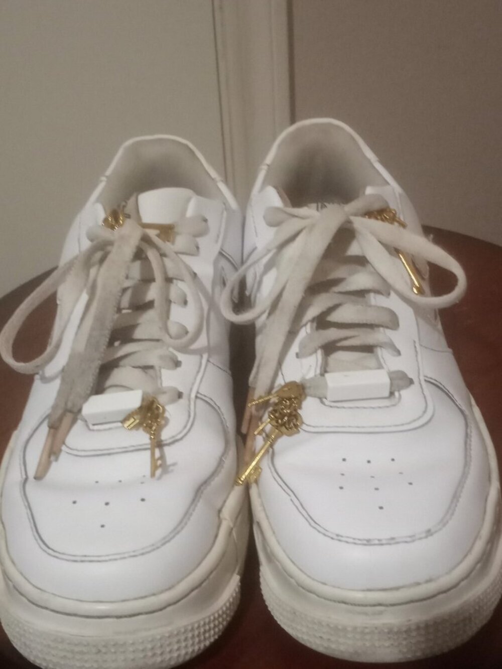 Nike Air Force 1 Pixel Womens Size 8 White Lifestyle Sneakers Gold Chain Key - Picture 5 of 14